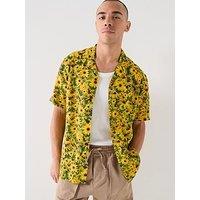 Lyle & Scott Wild Garden Print Resort Shirt - Yellow