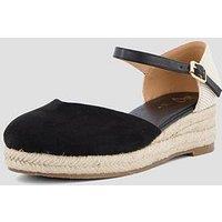 The Very Collection Low Closed Wedge Shoe