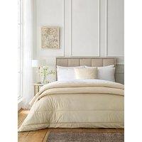 Appletree Harlan Bedspread In Cream 235 X 235Cm