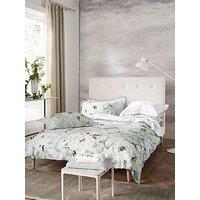 Designers Guild Fleur Blanche 100% Cotton Sateen Platinum Quilt Set