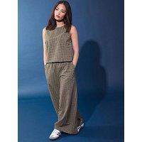 Pixiegirl Petite Gingham Sleeveless Shell Top - Brown