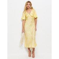 New Look Palm Leaf Jacquard Flutter Sleeve Midi Dress - Light Yellow