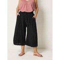 Yours Curve Crinkle Drawstring Scallop Crops