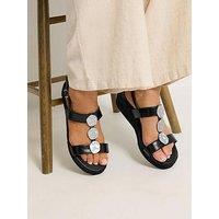 Yours Wide Fit Hammered Metal Disk Wedges - Black