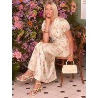 New Look Blurred Floral Print Midi Dress - Cream