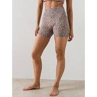 Sweaty Betty Womens Yoga Ultimate Studio 6 Shorts - Beige