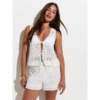 New Look Palm Broderie Waistcoat - White