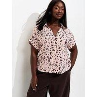New Look Curves Abstract Print Short Sleeve Shirt - Pink
