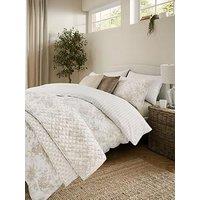 Laura Ashley Walled Garden Quilt Set Dove Grey