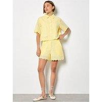 Apricot Scallop Edge Embroider Shorts