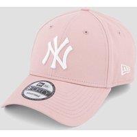 New Era Womens League Essential 9Forty New York Yankees Cap - Pink