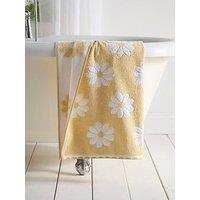 Dreams & Drapes Daisy Floral Towel Collection