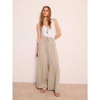 Mint Velvet Taupe Pleat & Trouser - Cream