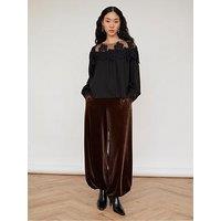 Jovonna London Briona Blouse - Black