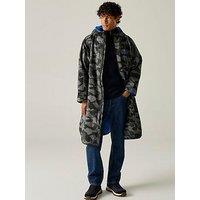Regatta Adult Waterproof Changing Robe - Grey Camo/Sonic Blue