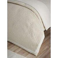Catherine Lansfield Amelia Jacquard Bedspread