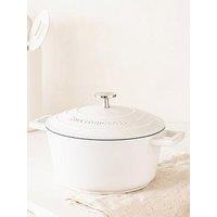 Masterclass 2.5 Litre Casserole Dish With Lid - Cream