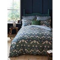 William Morris At Home Midnight Strawberrythief Quilt Set