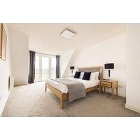 Self-Catering Apartments with Private Balconies in Staines with Gym Access