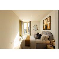 4* Staines Riverside Charles Hope Self-Catering Apartment Stay for 2-4!