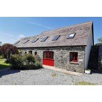 5* Pembrokeshire Cottage: Hot Tub, Hamper & Prosecco For Up To 16