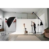 1-Hr White Sheet Photoshoot & 8x6 Print at Peter Thomas Photography