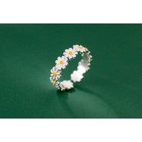 Elegant Silver Alloy Daisy Chain Ring for Parties