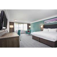 4* Leonardo Southampton Stay & Welcome Drink For 2