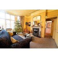 4* Christmas Shopping Break In Bath - Wine & Chocolates For 2- Brooks Guesthouse