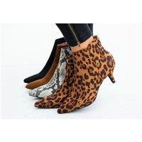 Black Women's Side Zip Suede Boots - Stylish & Comfortable for All Seasons