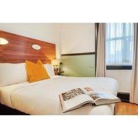 Huttons Hotel, Pimlico For 2 - Breakfast & Late Check Out - Central London Stay