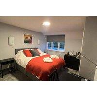 The Six Bells - Berkshire Getaway With Breakfast & Late Checkout