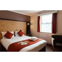 Bury St Edmunds Hotel Break For 2: Breakfast & Late Checkout!
