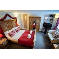 The Heath Inn, Bedfordshire For 2 - Welcome Drinks & Chocolates - Early Check In & Late Check Out!