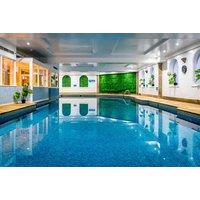 4* Washington Central Escape: Dinner, Prosecco & Spa Access Included
