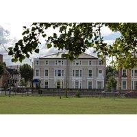 London Finsbury Park Stay For 2 with Breakfast, Prosecco & Late Checkout!