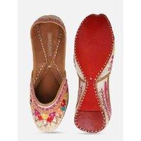 Unisex Layla Cream Embroidered Floral Punjabi Juttis