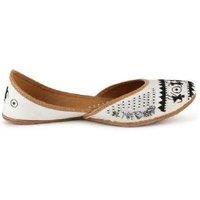Black Women's Leather Embroidered Punjabi Juttis - Handcrafted Ethnic Flats