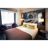 4* Festive Oxford Break For 2: Breakfast & Three-Course Dinner!