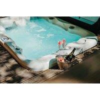 Woodlands Glencoe Luxury Hot Tub Stay for Upto 4: Leisure Access & Late Checkout - Romantic Getaway