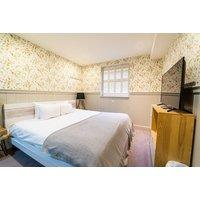 4* Bristol City Getaway For 2: Breakfast, Late Checkout, Wine & Chocolates!
