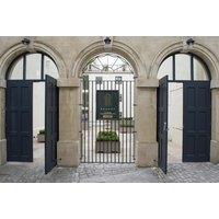 Festive Bristol Shopping Getaway: Brooks Guesthouse Stay with Wine, Chocolates & Breakfast Included