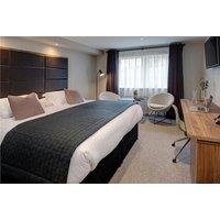 Relaxing Ribble Valley Escape for 2: Breakfast, Pink Prosecco & Dining Upgrades!