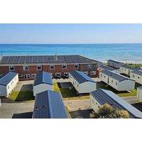 Norfolk Seaside Getaway at The Cliff Top Inn Hotel: Breakfast & Dinner Upgrade - Family Rooms Available!