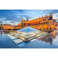 Krakow City Break: Premium Twin Room, Breakfast & Flights - Close to Old Town!