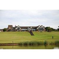 4* Woodbury Castle, Exeter Spa Stay, Prosecco, Spa Access & Breakfast for 2 - Dinner Upgrade!