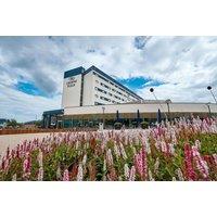 4* Berkshire Spa Stay For 2 - Breakfast, Afternoon Tea & Chocolates