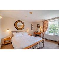 Charming Cotswolds Retreat at the Inn For All Seasons with Breakfast & Two Course Dinner Included