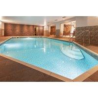 Relax and Refresh for 2 - 4hr Spa Access, Prosecco, Light Lunch & &pound;10 off Any Treatment