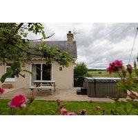 2-Night Perthshire Cottage or Yurt Getaway with Private Hot Tub - Perfect for Romantic Couples Retreat or Family Getaways up to 8!